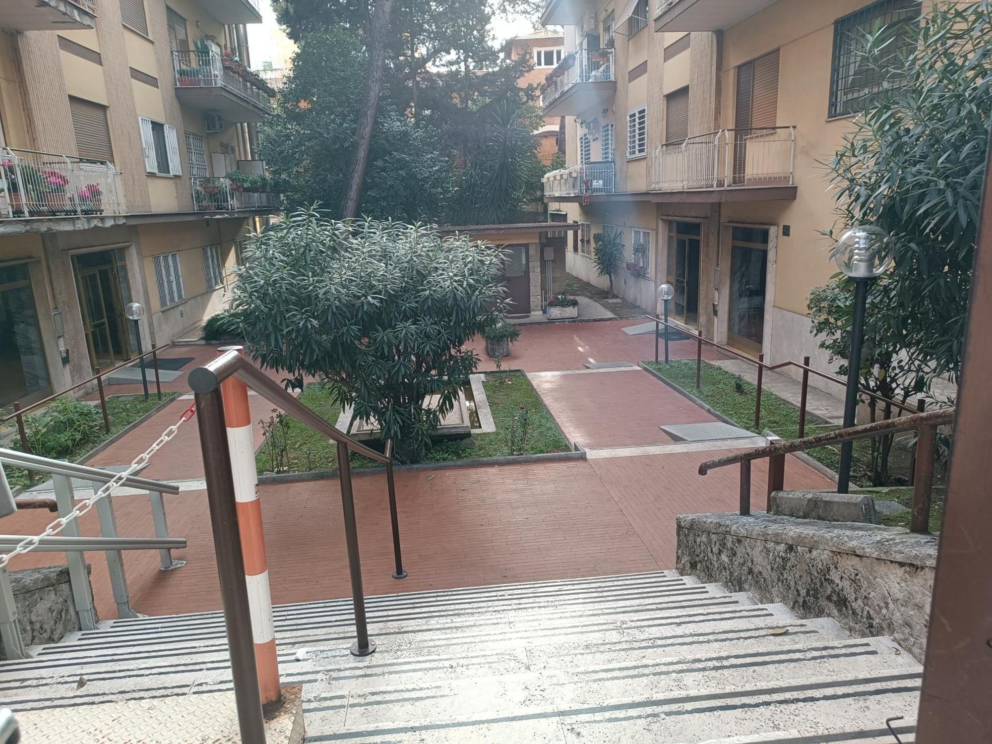 Appartamento Per 4 In Via Tiburtina, Wi-Fi, Metro B E Bus Per Il Centro E La Sapienza Рим Екстер'єр фото